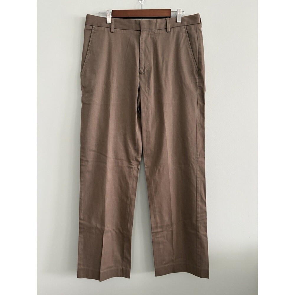 GAP Chino Pants Mens 34 x 32 Straight Fit Casual Work Wear Flat Front Khaki SPOT
